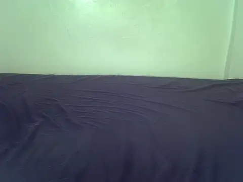 laetitia  online show from November 26, 2025, 11:05 pm