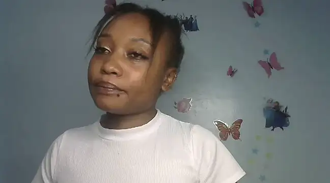 Snapshot of laetitia_ chatting on March 6, 2025, 8:27 pm laetitia online show from March 6, 2025, 8:27 pm