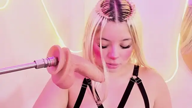 Snapshot of Kimberlin_Cam chatting on November 11, 2025, 3:12 am Kimberlin Cam online show from November 11, 2025, 3:12 am