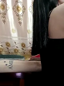 NgocQuyen2K online show from November 24, 2025, 10:10 pm