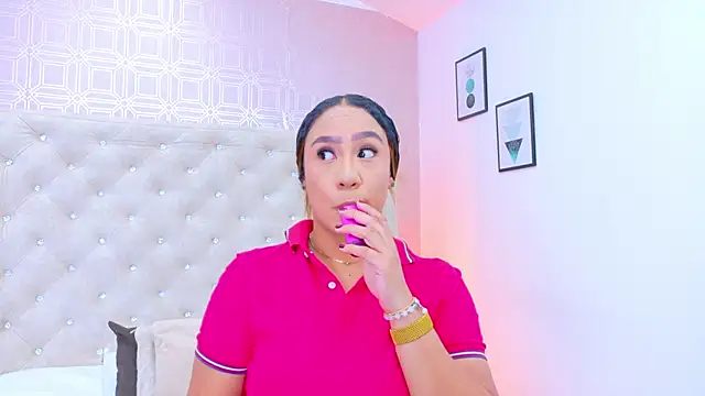 Snapshot of Sara_Desire chatting on February 25, 2026, 12:38 pm Sara Desire online show from February 25, 2026, 12:38 pm