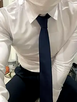 harrylouis1357 online show from December 7, 2024, 2:19 pm