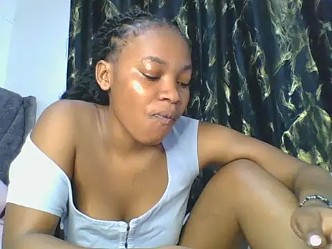 Snapshot of _Becky002 chatting on December 18, 2025, 7:13 am Becky002 online show from December 18, 2025, 7:13 am