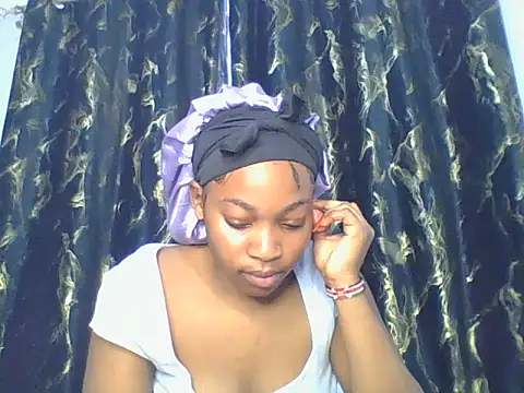 Snapshot of _Becky002 chatting on November 21, 2025, 8:35 am Becky002 online show from November 21, 2025, 8:35 am