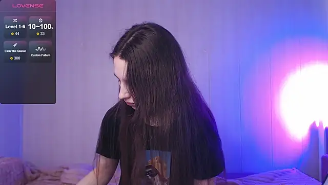 ur kitty   online show from December 18, 2025, 9:03 am