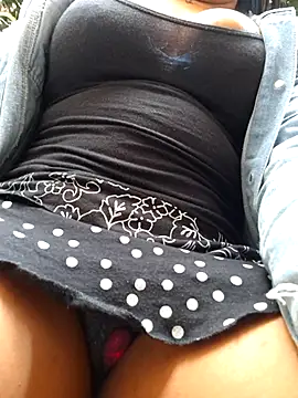 Bella keny online show from November 4, 2025, 6:33 pm