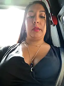 Snapshot of Bella_keny chatting on June 12, 2026, 2:04 pm Bella keny online show from June 12, 2026, 2:04 pm