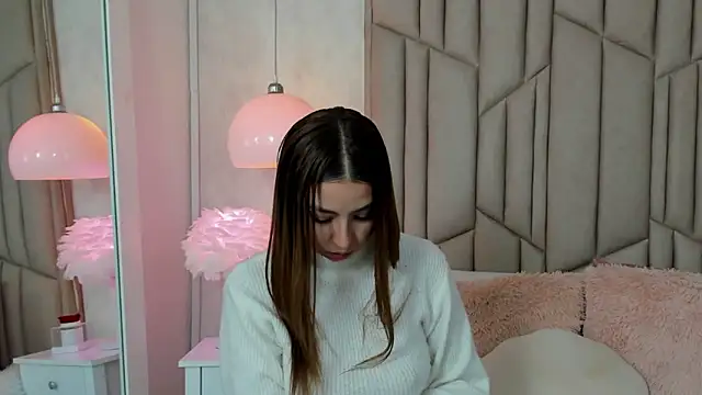 Snapshot of AudreyElla chatting on January 27, 2025, 12:33 am AudreyElla online show from January 27, 2025, 12:33 am