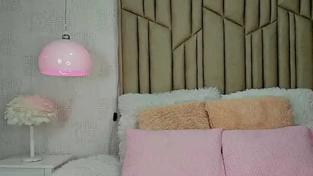 AudreyElla online show from March 17, 2026, 4:37 am