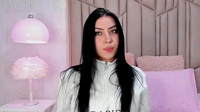 Snapshot of AudreyElla chatting on April 28, 2026, 1:04 am AudreyElla online show from April 28, 2026, 1:04 am