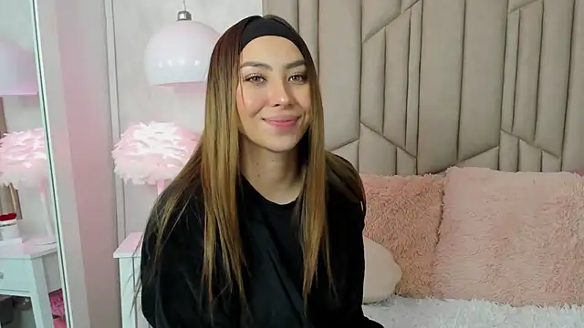 Snapshot of AudreyElla chatting on January 16, 2025, 6:37 pm AudreyElla online show from January 16, 2025, 6:37 pm