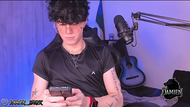 cinnamon boyxxx online show from September 29, 2025, 1:23 am