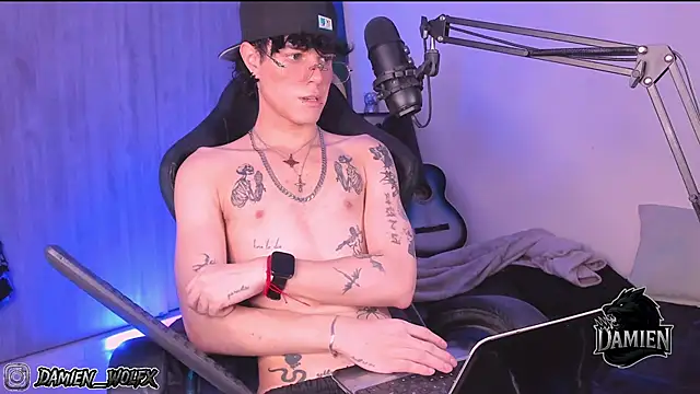 cinnamon boyxxx online show from September 28, 2025, 2:07 am