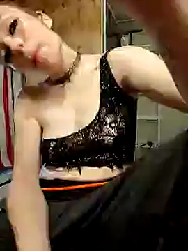 Genevieve143 online show from February 21, 2025, 4:37 pm