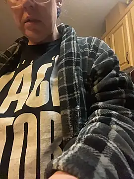 velvetta  online show from November 30, 2025, 3:51 am