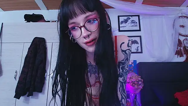 bathory vamps online show from February 2, 2026, 2:27 pm