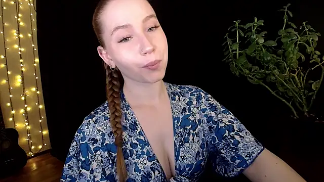 Snapshot of SindiWatsoon chatting on October 17, 2025, 1:35 pm SindiWatsoon online show from October 17, 2025, 1:35 pm