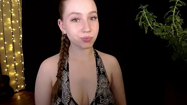 Snapshot of SindiWatsoon chatting on October 19, 2025, 11:24 am SindiWatsoon online show from October 19, 2025, 11:24 am