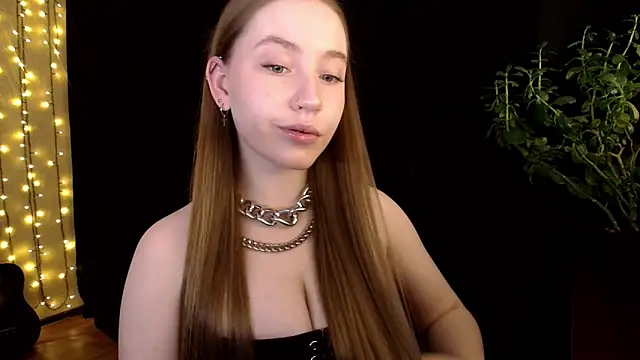 Snapshot of SindiWatsoon chatting on September 17, 2025, 1:35 pm SindiWatsoon online show from September 17, 2025, 1:35 pm