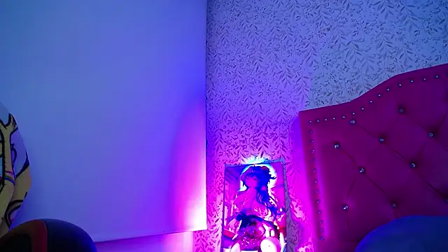 luly pink online show from November 26, 2025, 4:34 am