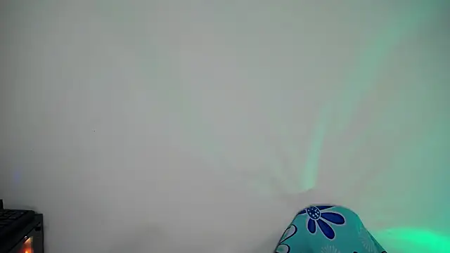 luly pink online show from November 27, 2025, 4:02 am