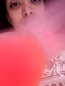 VictoireFeller online show from October 24, 2025, 4:11 am