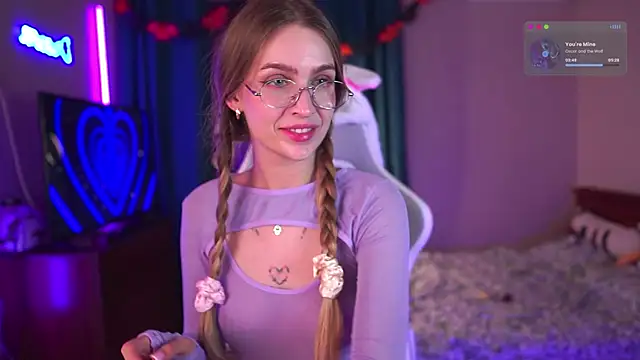 Kamila icee online show from November 13, 2025, 10:57 pm