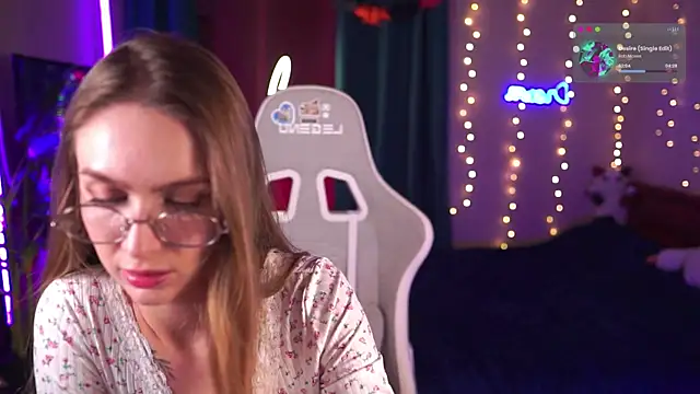 Kamila icee online show from November 2, 2025, 8:36 pm