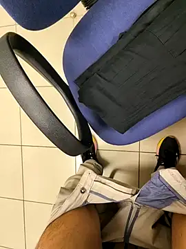 onbifeet online show from February 6, 2026, 4:03 pm