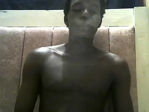 Snapshot of Bigras0011 chatting on June 30, 2026, 2:44 am Bigras0011 online show from June 30, 2026, 2:44 am