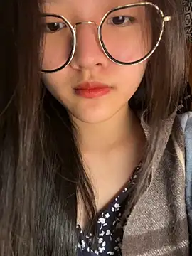 Krixxi22 online show from November 8, 2025, 2:31 pm