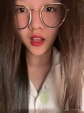 Krixxi22 online show from November 10, 2025, 2:22 pm