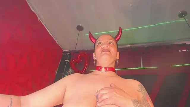 Taylor-hardcore online show from October 30, 2025, 2:47 pm