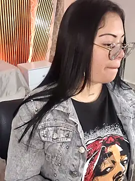 martinna tay online show from April 6, 2026, 3:13 am