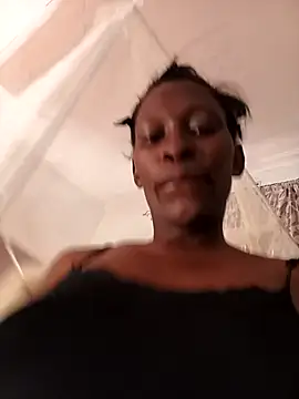 LOVELY-2BERRY online show from December 19, 2025, 6:49 am