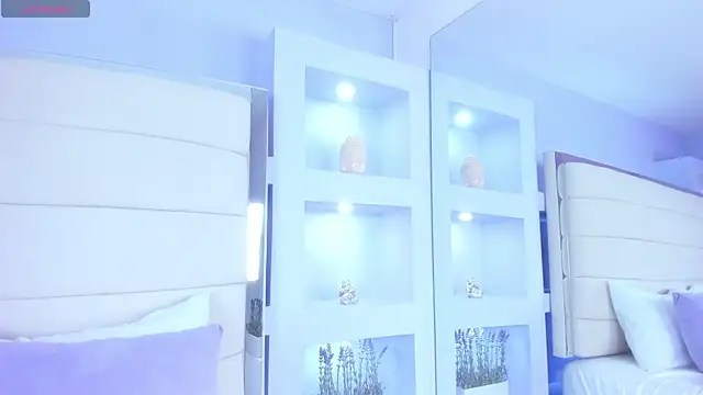 Snapshot of Nicolee20 chatting on December 28, 2024, 12:35 pm Nicolee20 online show from December 28, 2024, 12:35 pm