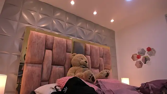 Charlotte Ice1 online show from April 9, 2026, 5:08 pm