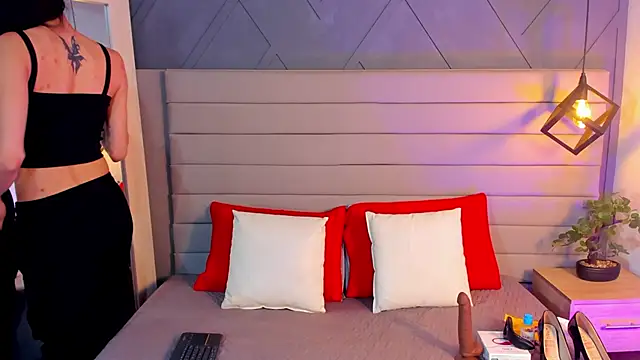 LadyLuminary online show from October 31, 2025, 7:54 pm