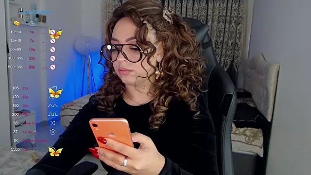 Snapshot of _Just_a_queen_3 chatting on February 3, 2026, 7:24 am Just a queen 3 online show from February 3, 2026, 7:24 am