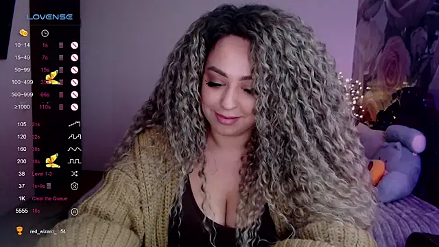 Snapshot of _Just_a_queen_3 chatting on February 13, 2025, 5:54 pm Just a queen 3 online show from February 13, 2025, 5:54 pm