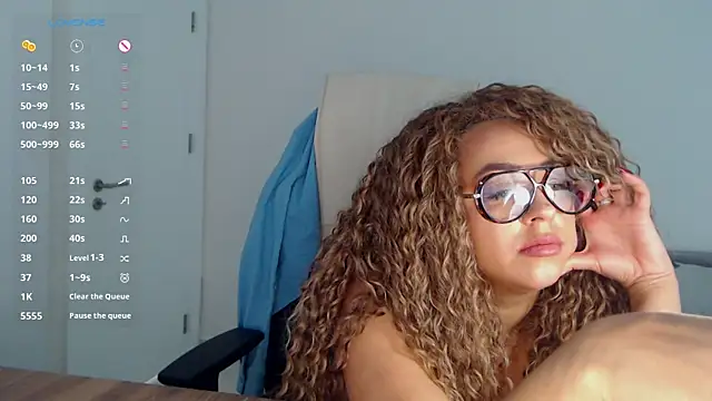 Snapshot of _Just_a_queen_3 chatting on February 23, 2026, 9:32 am Just a queen 3 online show from February 23, 2026, 9:32 am