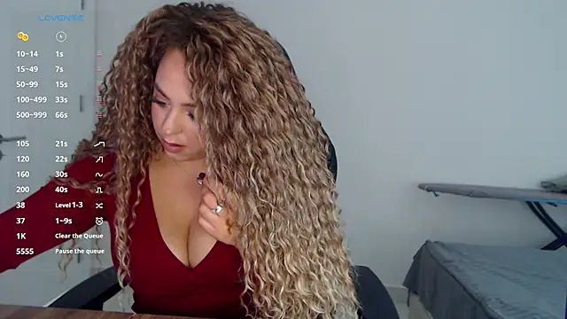 Snapshot of _Just_a_queen_3 chatting on February 26, 2026, 10:15 am Just a queen 3 online show from February 26, 2026, 10:15 am