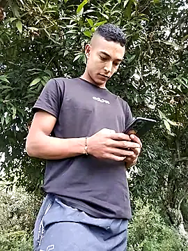 Demiansteven2 online show from November 7, 2025, 4:44 pm