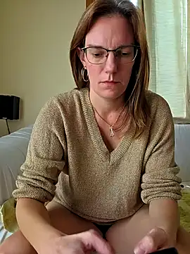 Snapshot of SpiceLea chatting on September 21, 2025, 2:00 pm SpiceLea online show from September 21, 2025, 2:00 pm