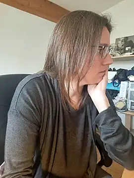 Snapshot of SpiceLea chatting on February 27, 2025, 12:23 pm SpiceLea online show from February 27, 2025, 12:23 pm