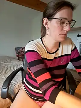 Snapshot of SpiceLea chatting on March 10, 2025, 12:38 pm SpiceLea online show from March 10, 2025, 12:38 pm