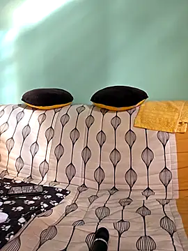 Snapshot of SpiceLea chatting on December 3, 2025, 1:43 pm SpiceLea online show from December 3, 2025, 1:43 pm