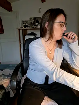 Snapshot of SpiceLea chatting on January 25, 2025, 2:36 pm SpiceLea online show from January 25, 2025, 2:36 pm