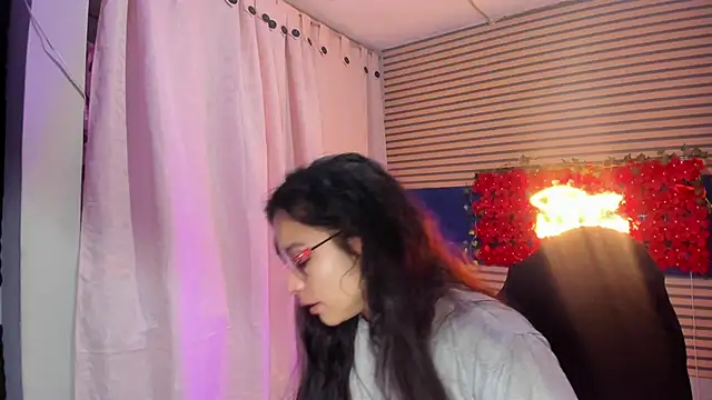 rosse 2504 online show from November 14, 2025, 5:38 pm