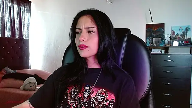 Snapshot of Ary_Pieerce chatting on October 24, 2025, 9:47 pm Ary Pieerce online show from October 24, 2025, 9:47 pm